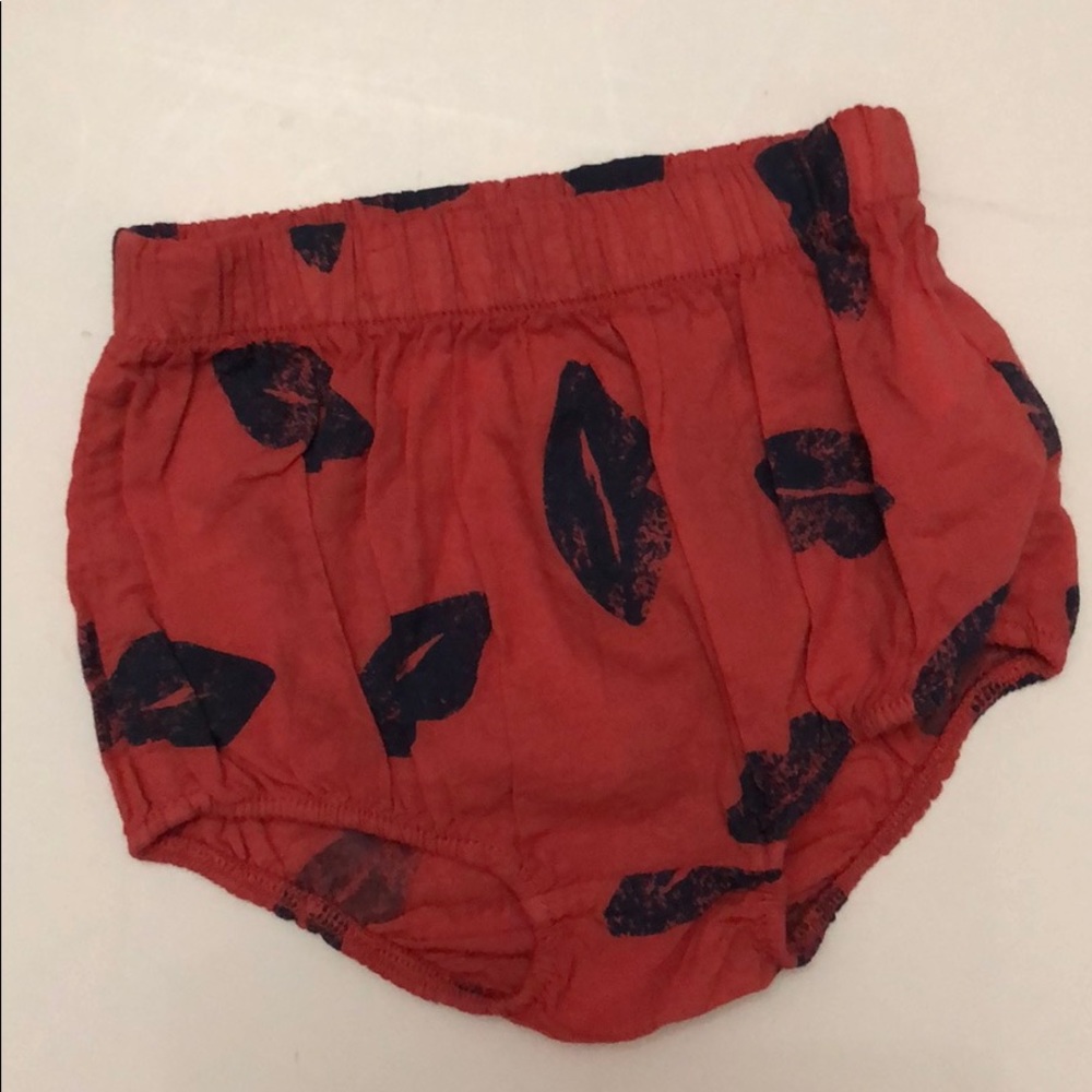 Red bloomers